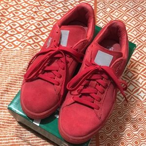 ❗️SOLD❗️Suede Classic Red Puma’s